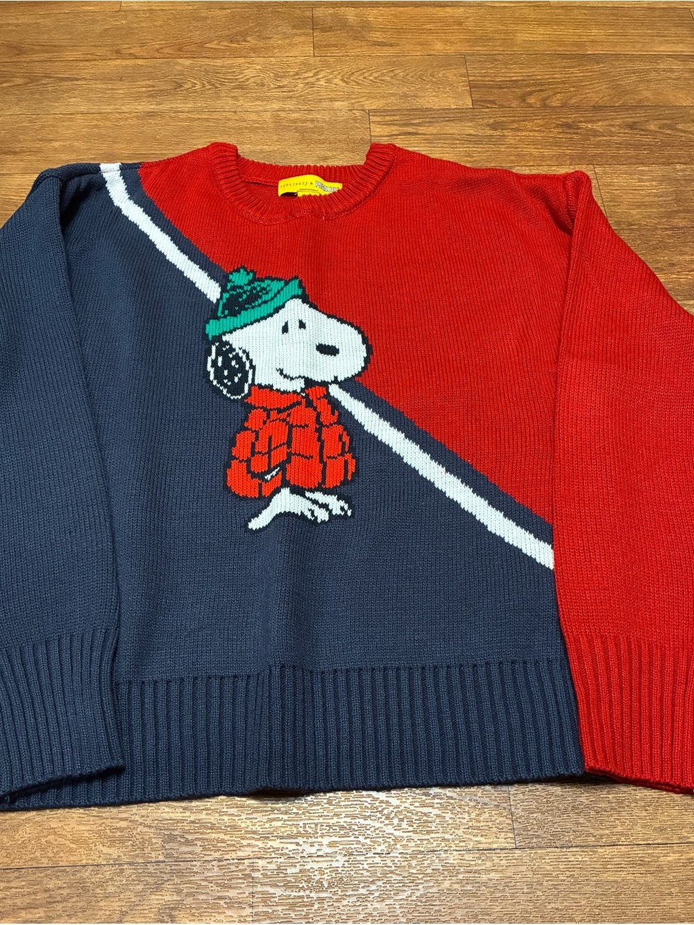 Women’s Red & Navy Snoopy Graphic Crewneck Sweater Size XS